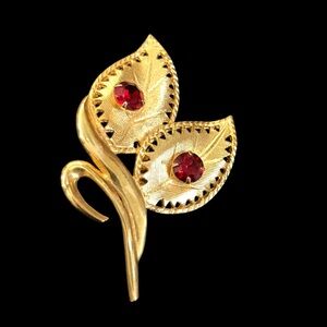 Vintage Celebrity Gold Leaf Leaves Red Stone Rhinestone Brooch Lapel Pin Signed